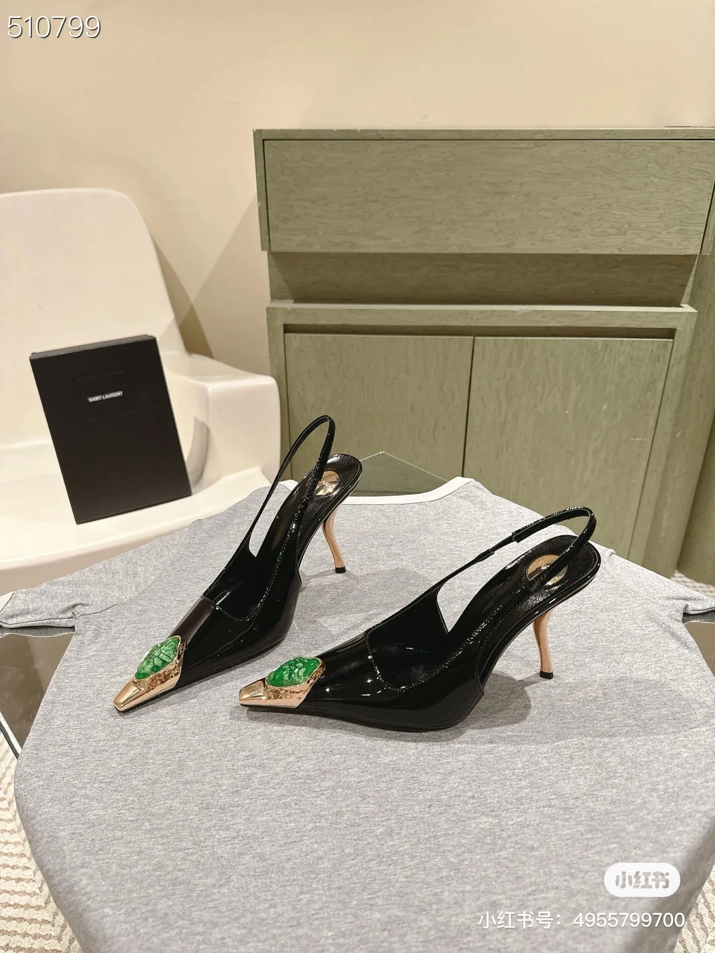 👟👟Ex-factory price 560👟👟 Yves Saint Laurent YSL jewelry high-heeled back sandals Yves Saint Laurent YSL catwalk jewelry high-heeled back sandals Full of jewelery and super gorgeous texture, perfect for banquets or cocktail parties! Heel height: 10.5cm 35-40